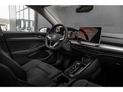 Volkswagen Golf 1.5 eHybrid 204pk Style Edition Trekhaak | Head-Up | Elektrische stoelen | Camera | ActivLease financial lease
