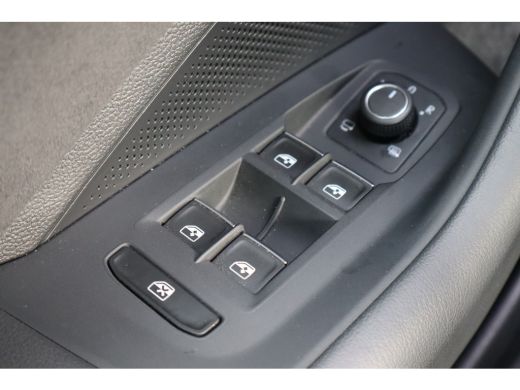 Volkswagen Passat Variant 149PK 1.5 eTSI R-Line Business | Achteruitrijcamera | Cruise control adaptief | Keyless e... ActivLease financial lease