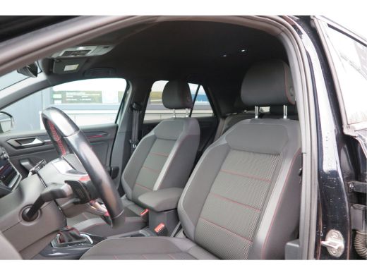 Volkswagen T-Roc 1.5 TSI 150pk DSGSport Camera , Virtual Cockpit , Navi , Led , Carplay, DAB+ ,PDC, LMV, Electr. b... ActivLease financial lease