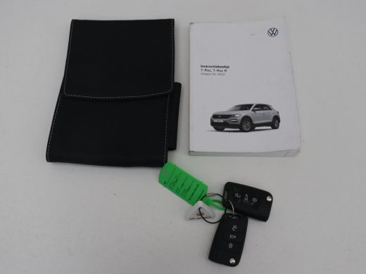 Volkswagen T-Roc 1.5 TSI Life Business | Stoelverwarming | Camera | Virtual Cockpit | Carplay | Full LED | Adaptiv... ActivLease financial lease