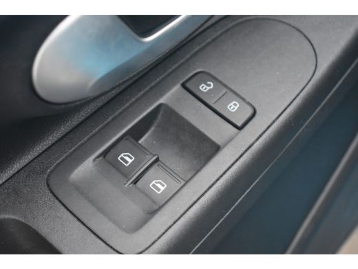 Volkswagen up! 1.0 MPI 65PK | CAMERA ACHTER | NAVI VIA APP | CRUISE CONTROL | BLUETOOTH | START/STOP | LED | DAB+ ActivLease financial lease