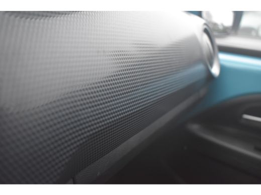 Volkswagen up! 1.0 MPI 65PK | CAMERA ACHTER | NAVI VIA APP | CRUISE CONTROL | BLUETOOTH | START/STOP | LED | DAB+ ActivLease financial lease