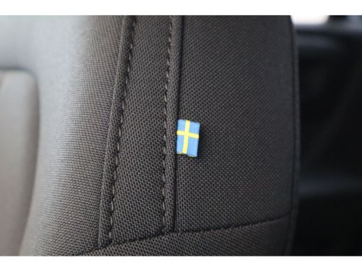 Volvo  EX40 Extended Range 82 kWh 252PK Business Climate Pack | Elektr. achterklep | Harman Kardon | Privacy ... ActivLease financial lease