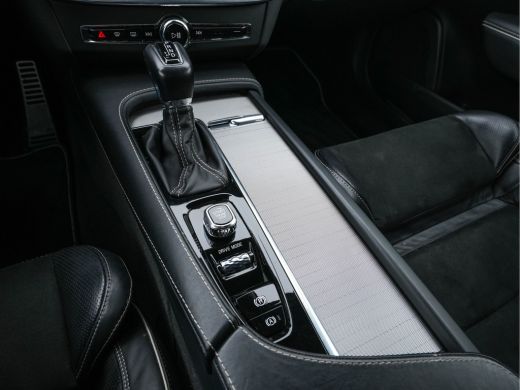 Volvo  V90 2.0 D4 R-Design (INCL-BTW) LEATHER-FABRIC | DIGI-COCKPIT | FULL-LED | HEATED-SPORTSEATS | LANE-AS... ActivLease financial lease