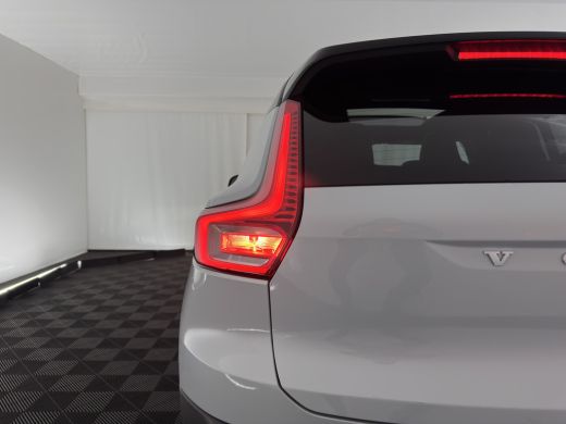 Volvo  XC40 Recharge P8 AWD R-Design [ 3-Fase ] {SOH-89%} (INCL-BTW) *PANO | LEATHER-MICROFIBRE | DIGI-COCKPI... ActivLease financial lease