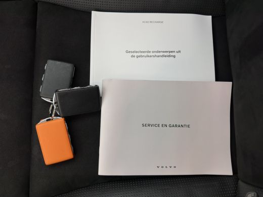 Volvo  XC40 Recharge P8 AWD R-Design [ 3-Fase ] {SOH-89%} (INCL-BTW) *PANO | LEATHER-MICROFIBRE | DIGI-COCKPI... ActivLease financial lease