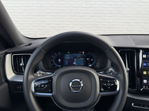 Volvo  XC60 2.0 B4 R-Design | Pano | Trekhaak | H/K | Memory | Google Maps | 21 inch ActivLease financial lease