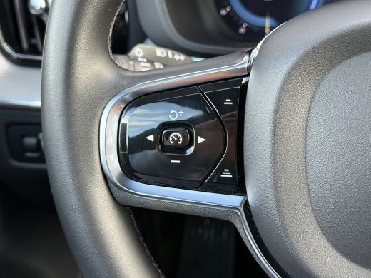 Volvo  XC60 2.0 B4 R-Design | Pano | Trekhaak | H/K | Memory | Google Maps | 21 inch ActivLease financial lease