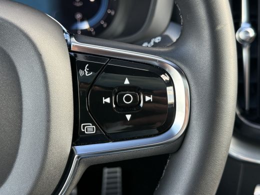 Volvo  XC60 2.0 B4 R-Design | Pano | Trekhaak | H/K | Memory | Google Maps | 21 inch ActivLease financial lease