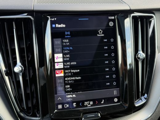 Volvo  XC60 2.0 B4 R-Design | Pano | Trekhaak | H/K | Memory | Google Maps | 21 inch ActivLease financial lease