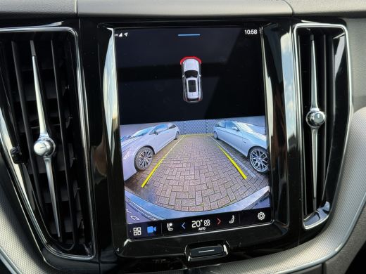 Volvo  XC60 2.0 B4 R-Design | Pano | Trekhaak | H/K | Memory | Google Maps | 21 inch ActivLease financial lease