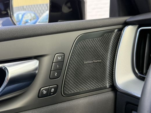 Volvo  XC60 2.0 B4 R-Design | Pano | Trekhaak | H/K | Memory | Google Maps | 21 inch ActivLease financial lease