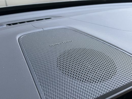 Volvo  XC60 2.0 T6 Plug-in hybrid AWD Ultra Dark | Panoramadak | Head-up Display | Trekhaak | 360 Camera | St... ActivLease financial lease