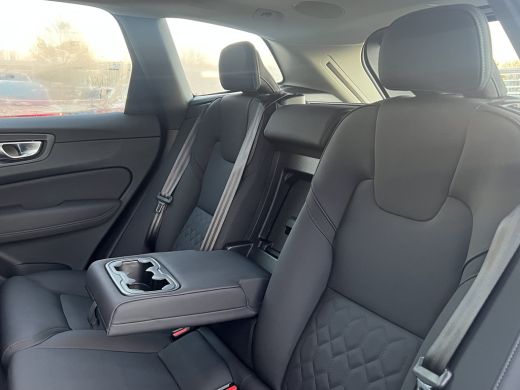 Volvo  XC60 2.0 T6 Plug-in hybrid AWD Ultra Dark | Panoramadak | Head-up Display | Trekhaak | 360 Camera | St... ActivLease financial lease