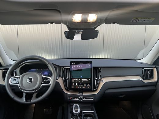 Volvo  XC60 2.0 T6 Plug-in hybrid AWD Ultra Dark | Panoramadak | Head-up Display | Trekhaak | 360 Camera | St... ActivLease financial lease