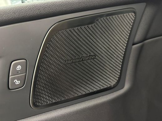 Volvo  XC60 B5 Business Pro | Achterbank verwarmd | Achteruitrijcamera | Apple Carplay/Android Auto|telefooni... ActivLease financial lease