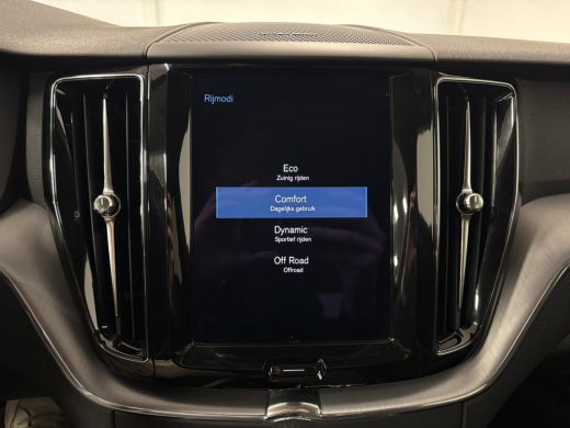 Volvo  XC60 B5 Business Pro | Achterbank verwarmd | Achteruitrijcamera | Apple Carplay/Android Auto|telefooni... ActivLease financial lease