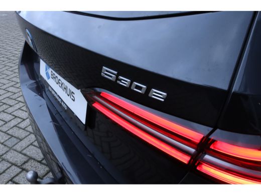 BMW 5 Serie Touring 530e | Elektr. trekhaak | Stoelverwarming | Digital Entry | Elektr. klep | Camera | Cruis... ActivLease financial lease