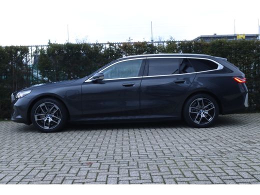 BMW 5 Serie Touring 530e | Elektr. trekhaak | Stoelverwarming | Digital Entry | Elektr. klep | Camera | Cruis... ActivLease financial lease