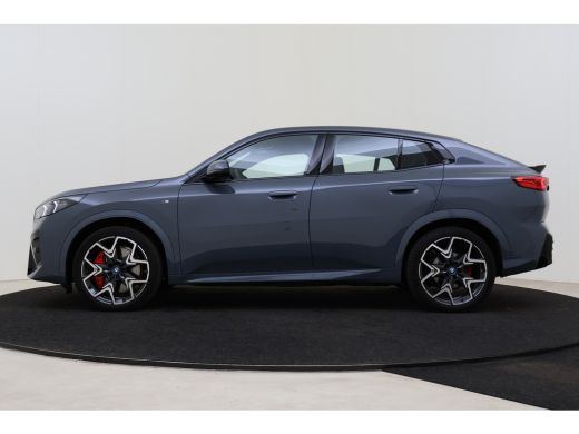 BMW iX2 eDrive20 High Executive M Sport / Panoramadak / Sportstoelen / M Adaptief onderstel / Comfort Acc... ActivLease financial lease