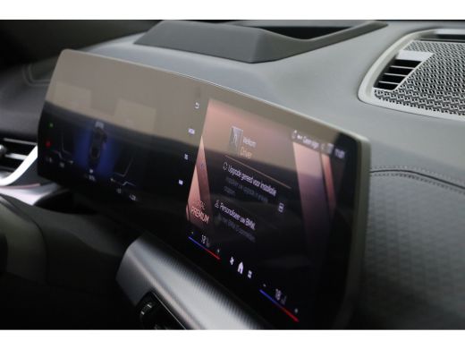 BMW iX2 eDrive20 High Executive M Sport / Panoramadak / Sportstoelen / M Adaptief onderstel / Comfort Acc... ActivLease financial lease