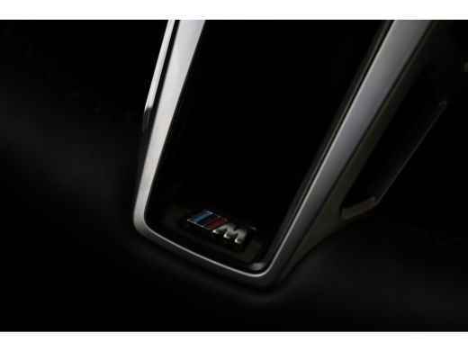 BMW iX2 eDrive20 High Executive M Sport / Panoramadak / Sportstoelen / M Adaptief onderstel / Comfort Acc... ActivLease financial lease