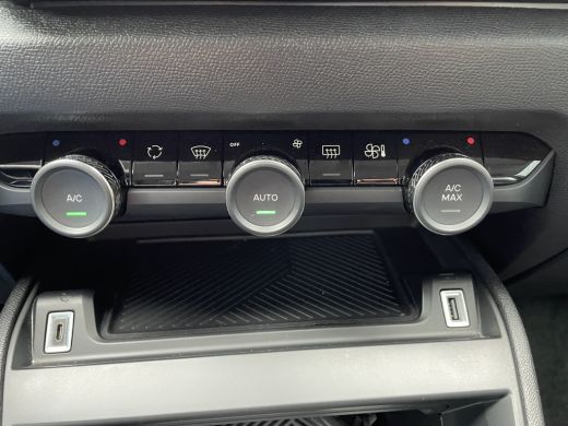 Citroën C4 X X 130pk Max (Keyless Entry - Leder - Parkeersensoren V+A - Camera - LED - Head up - Navigatie - A... ActivLease financial lease