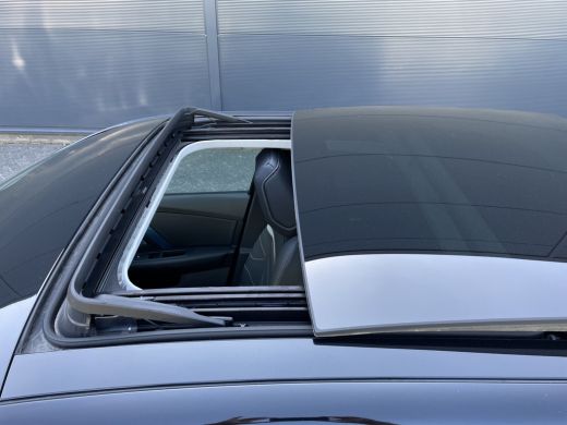 Citroën &euml;-C4 Shine Pack 50 kWh (Elektrisch Schuifdak - Stoelverwarming - Camera - Keyless Entry - Leder - 360g... ActivLease financial lease