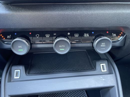 Citroën &euml;-C4 Shine Pack 50 kWh (Elektrisch Schuifdak - Stoelverwarming - Camera - Keyless Entry - Leder - 360g... ActivLease financial lease