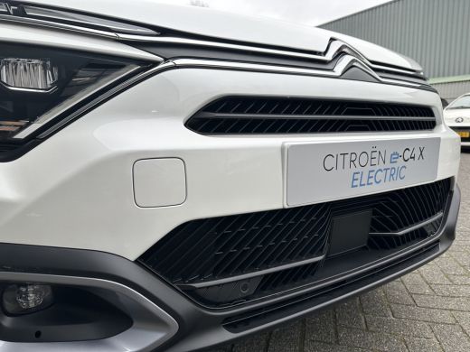 Citroën ë-C4 X Shine Pack (Elektrisch Schuifdak - Leder - Camera - Parkeersensoren V+A - Stoelverwarming) ActivLease financial lease