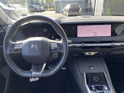 DS DS 4 225pk E-Tense Performance Line+ (Camera - Keyless Entry - Adaptieve Cruise Controle - Navigatie -... ActivLease financial lease