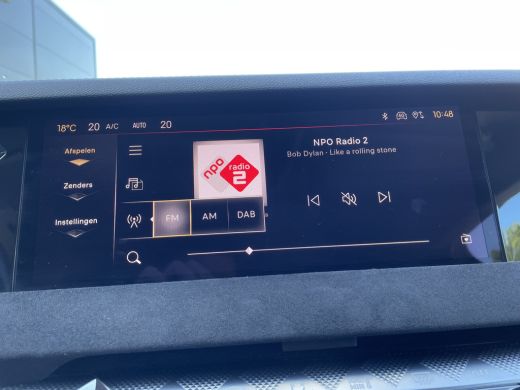 DS DS 4 225pk E-Tense Performance Line+ (Camera - Keyless Entry - Adaptieve Cruise Controle - Navigatie -... ActivLease financial lease