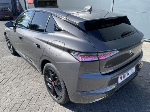 DS DS 4 225pk E-Tense Performance Line+ (Camera - Keyless Entry - Adaptieve Cruise Controle - Navigatie -... ActivLease financial lease