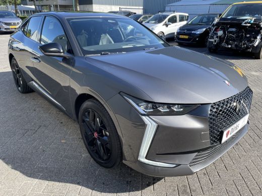 DS DS 4 225pk E-Tense Performance Line+ (Camera - Keyless Entry - Adaptieve Cruise Controle - Navigatie -... ActivLease financial lease