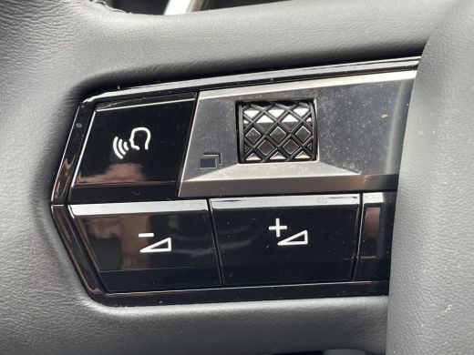 DS DS 7 300pk 4x4 Op&eacute;ra (Elektrisch Schuifdak - Leder incl verwarming/koeling/massage/geheugen - NightVis... ActivLease financial lease