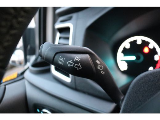 Ford Transit Custom 2.0 TDCI 170pk L2 H1 Limited Automaat 2x Schuifdeur ActivLease financial lease