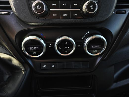 Iveco Daily 35S14V 2.3 352L H2 - 140 Pk - Euro 6 - Airco - Cruise Control ActivLease financial lease