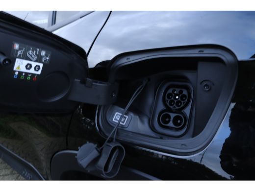 Jeep Avenger E Summit | Adapt. Cruise | Schuifdak | Stoelverwarming | Camera | Elektr. klep | Navi | Carplay |... ActivLease financial lease