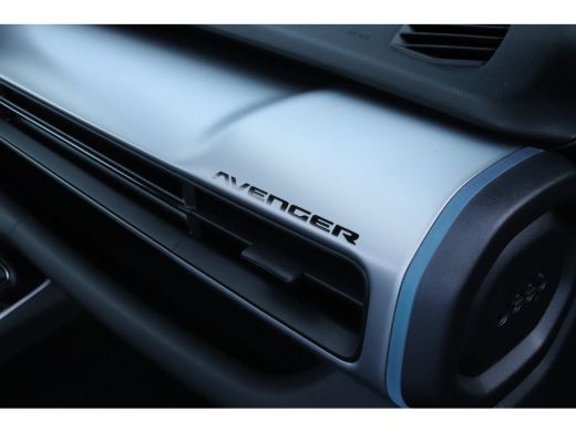 Jeep Avenger E Summit | Adapt. Cruise | Schuifdak | Stoelverwarming | Camera | Elektr. klep | Navi | Carplay |... ActivLease financial lease