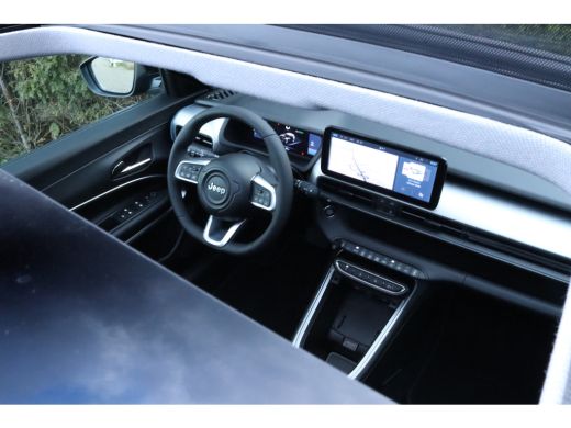 Jeep Avenger E Summit | Adapt. Cruise | Schuifdak | Stoelverwarming | Camera | Elektr. klep | Navi | Carplay |... ActivLease financial lease