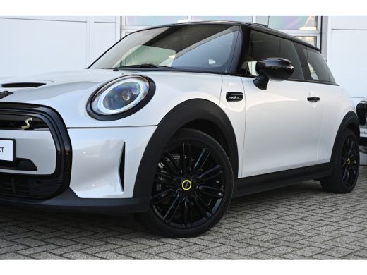 Mini Electric Classic / Panoramadak / Sportstoelen / Comfort Access / Stuurverwarming / LED / Stoelverwarming /... ActivLease financial lease