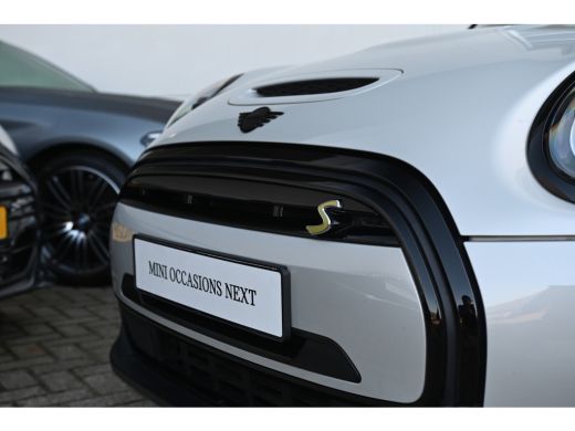 Mini Electric Classic / Panoramadak / Sportstoelen / Comfort Access / Stuurverwarming / LED / Stoelverwarming /... ActivLease financial lease