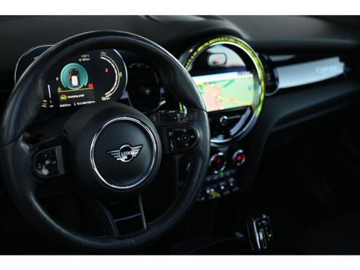 Mini Electric Classic / Panoramadak / Sportstoelen / Comfort Access / Stuurverwarming / LED / Stoelverwarming /... ActivLease financial lease