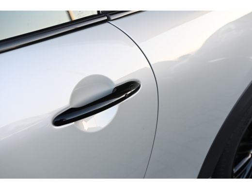 Mini Electric Classic / Panoramadak / Sportstoelen / Comfort Access / Stuurverwarming / LED / Stoelverwarming /... ActivLease financial lease