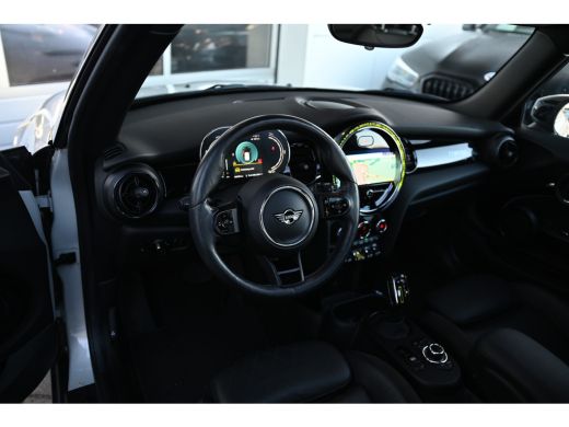 Mini Electric Classic / Panoramadak / Sportstoelen / Comfort Access / Stuurverwarming / LED / Stoelverwarming /... ActivLease financial lease