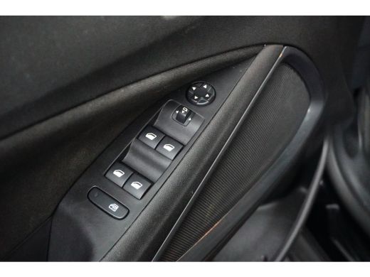 Opel Crossland 1.2 Turbo Elegance / Panorama / Camera / Navigatie / Parkeersensoren / Dodehoek Detectie / ActivLease financial lease