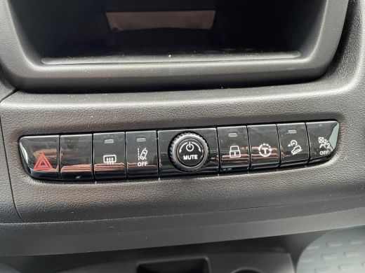 Opel Movano 140pk L2H2 3.5t (Camera - Automatische Airco - Navigatie - Apple Carplay - Digitaal dashboard - DAB) ActivLease financial lease