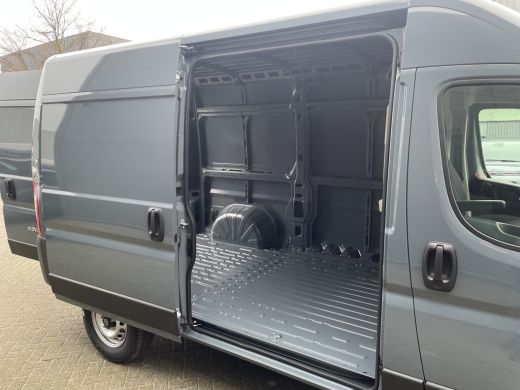 Opel Movano 140pk L2H2 3.5t (Camera - Automatische Airco - Navigatie - Apple Carplay - Digitaal dashboard - DAB) ActivLease financial lease