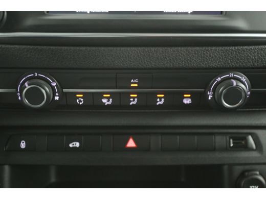 Opel Vivaro 2.0 CDTI L2H1 | Automaat | 3-Zits | 360&deg; Cam | Airco | Cruise | Navi | Carplay | Parkeersens. ActivLease financial lease