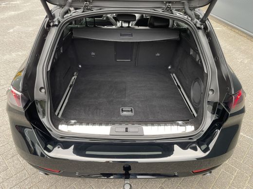 Peugeot 508 SW 225pk HYbrid GT Pack (Elektrisch Schuifdak - Trekhaak - Leder incl verwarming/massage/geheugen... ActivLease financial lease